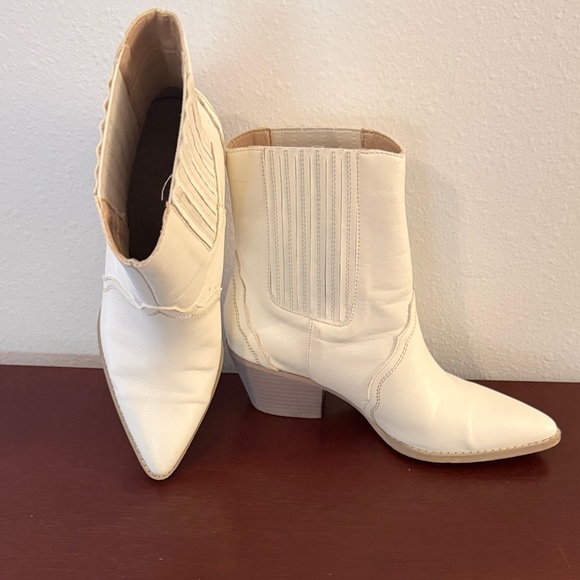 Oasis Society Shoes - Chic White Ankle Booties